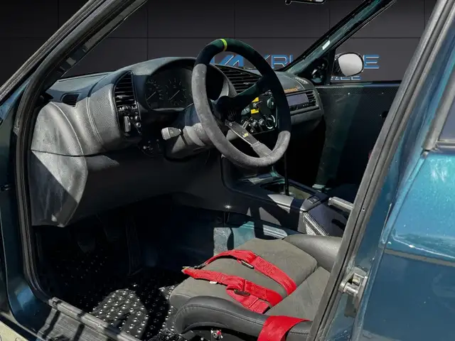 BMW M3 view 13