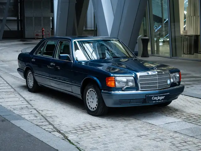 Mercedes-Benz 560 SEL