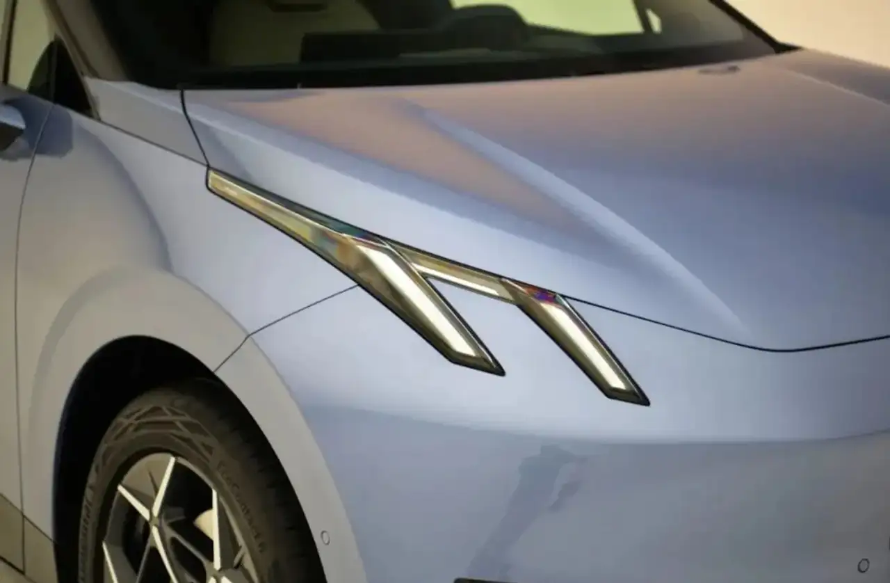 Lynk & Co 02