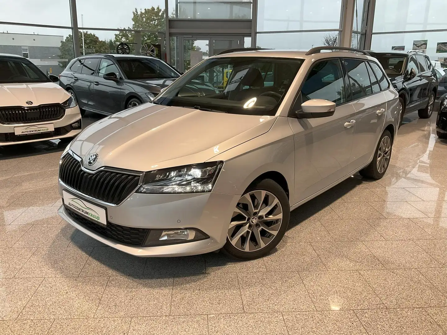 Skoda Fabia Combi 1.0TSI "Best of" Navi KESSY LED SmartLink EP Silber - 1