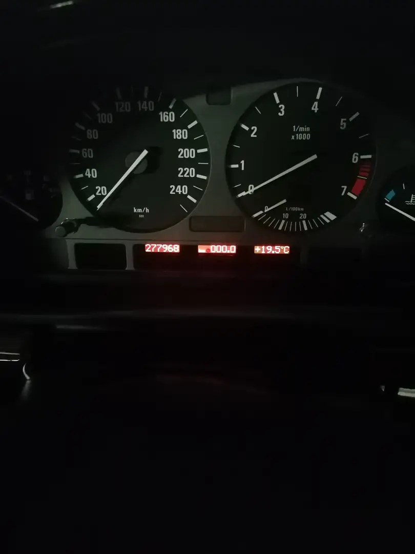 BMW 728 728iL Schwarz - 2