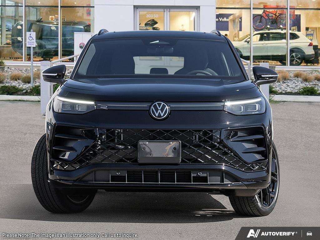 2026 Volkswagen Tiguan Comfortline R-Line Black Edition alt 2