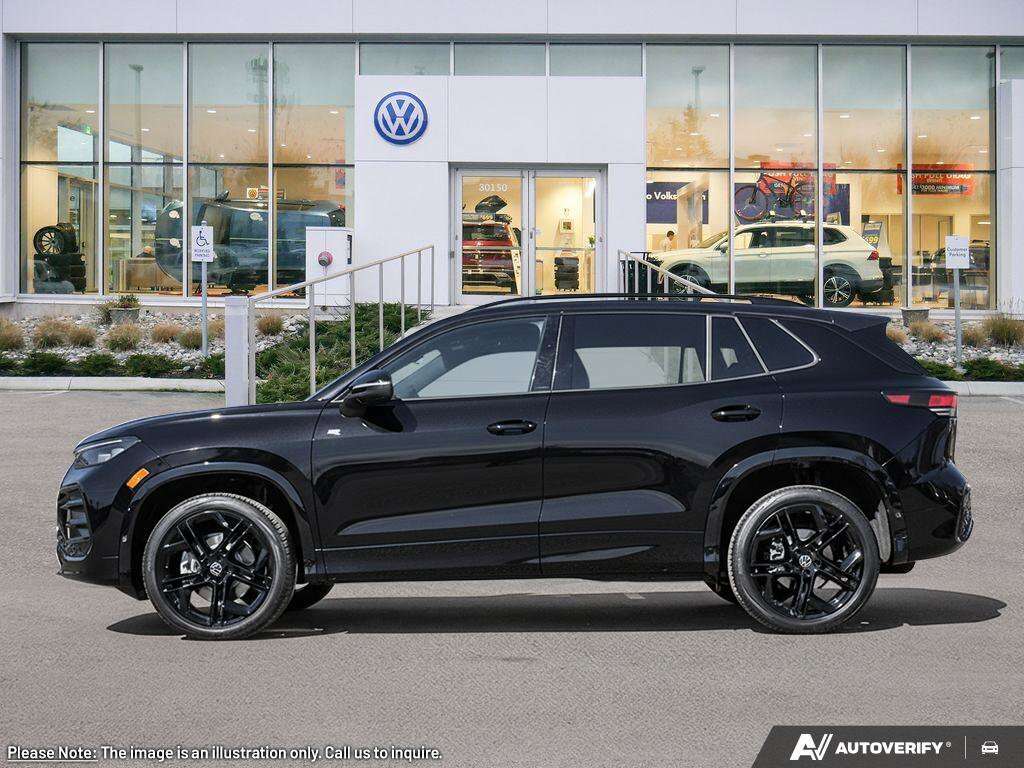 2026 Volkswagen Tiguan Comfortline R-Line Black Edition alt 3
