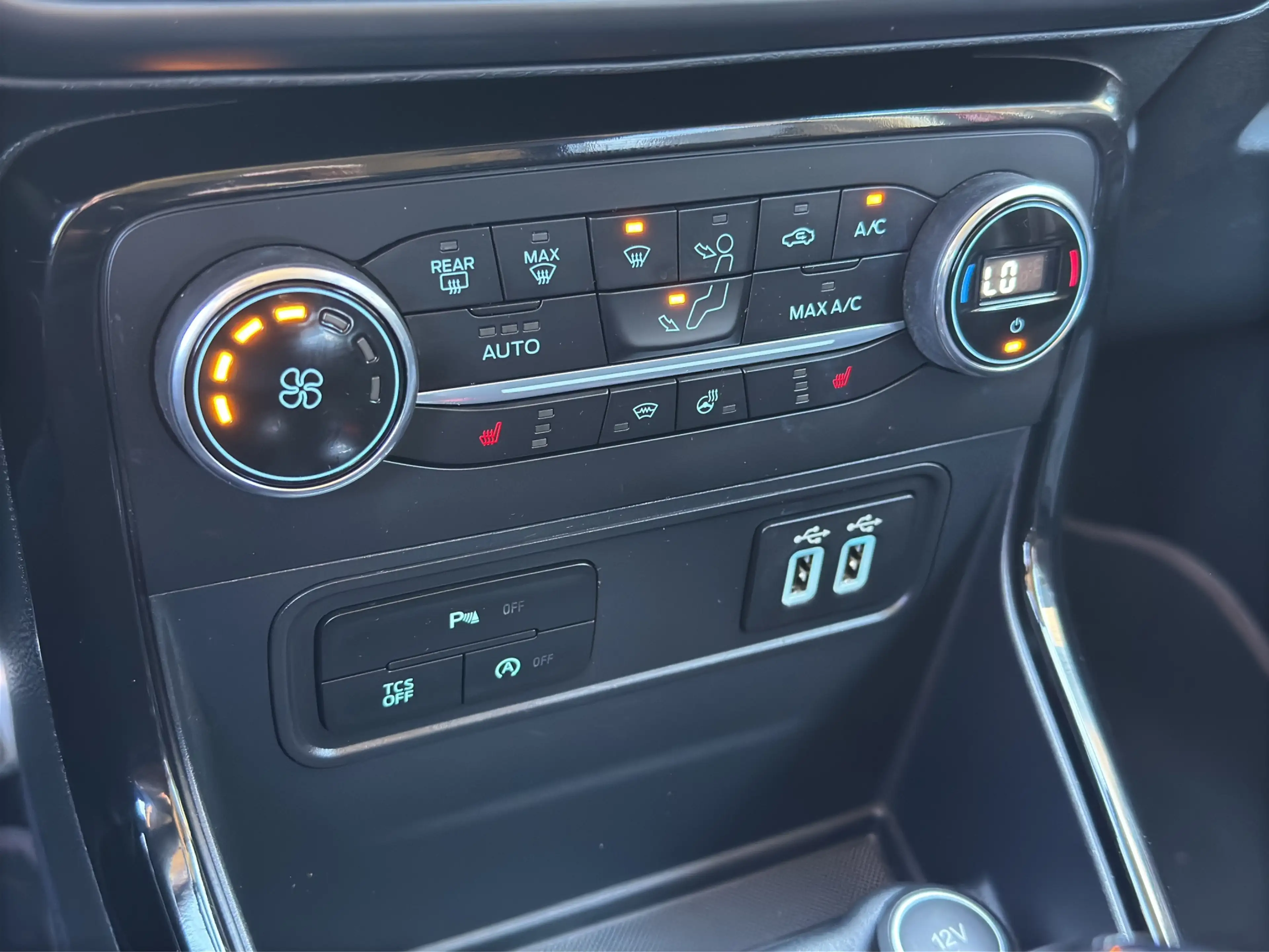 Ford EcoSport 1.0 EcoBoost ST-Line | Trekhaak | Camera | Premium — photo 19