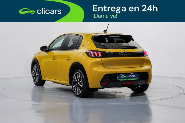 Peugeot 208 view 9
