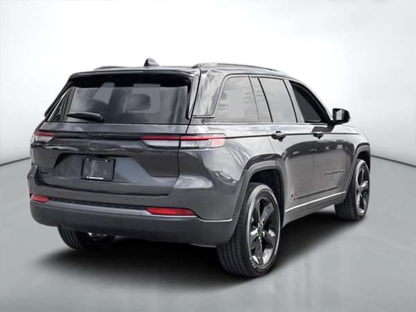 2026 Jeep Grand Cherokee Altitude — снимка 1