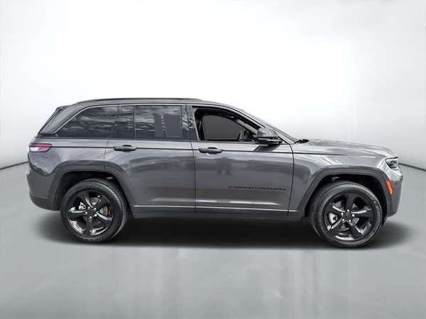 2026 Jeep Grand Cherokee Altitude — снимка 1