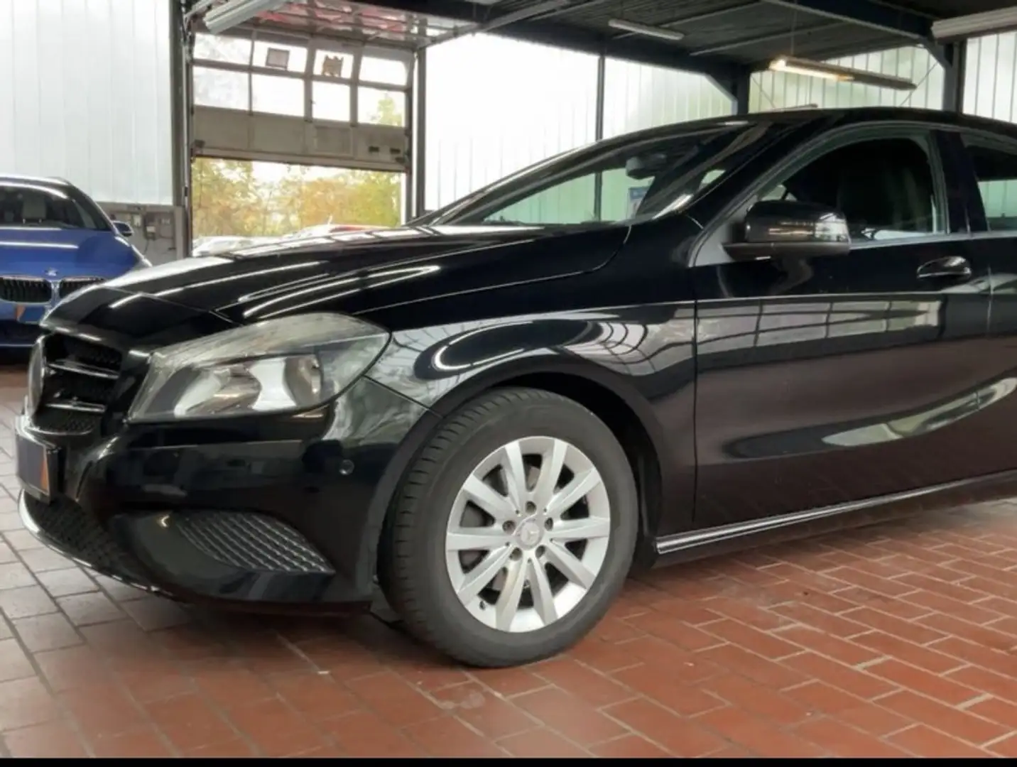 Mercedes-Benz A 180 BlueEFFICIENCY Style Negro - 2