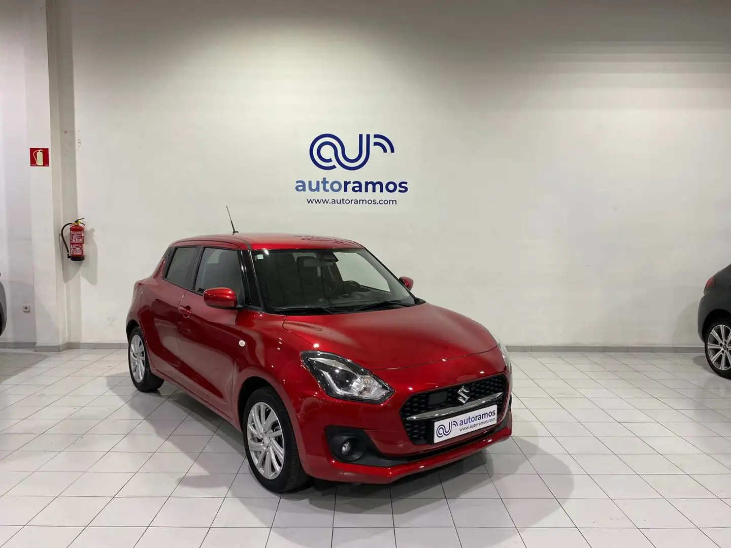 Suzuki Swift 1.2 GLE SMART HYBRID 83 5P Rojo - 1