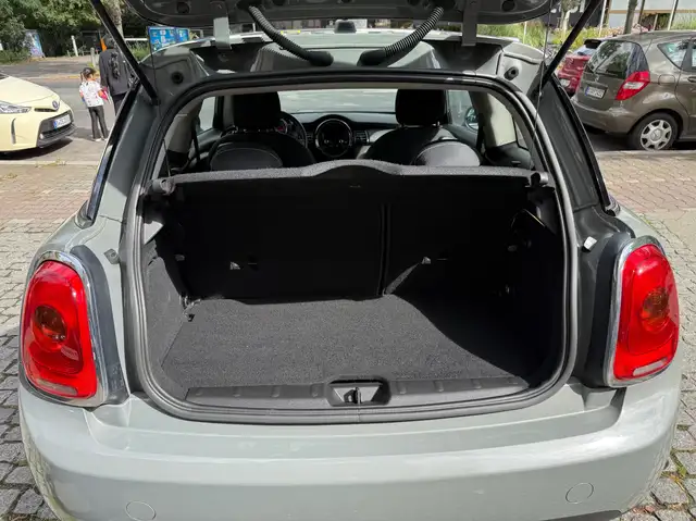 Mini Hatch view 11