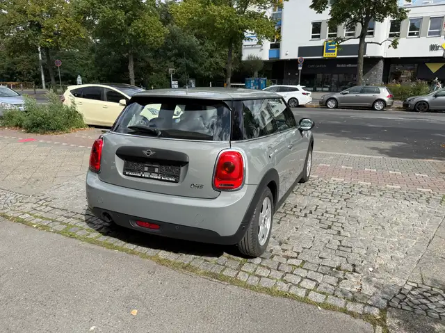 Mini Hatch view 12