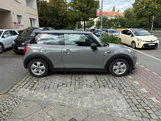 Mini Hatch view 15