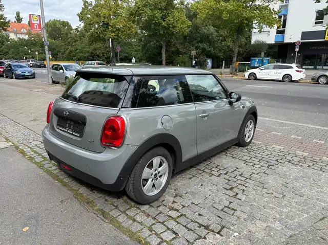Mini Hatch view 3