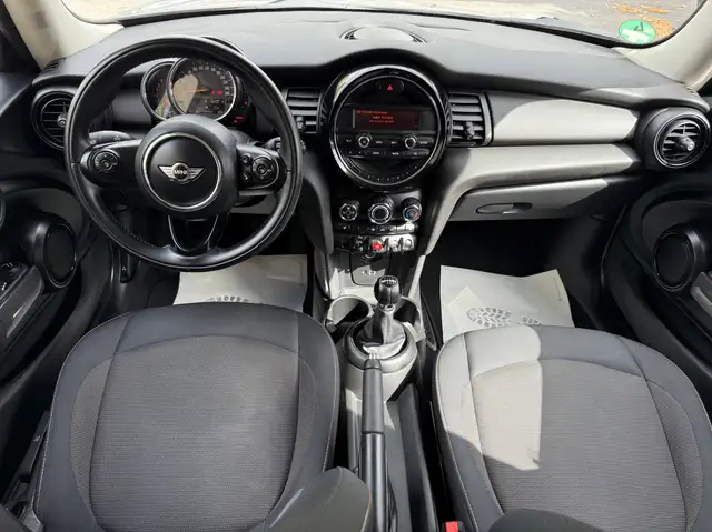 Mini Hatch view 14