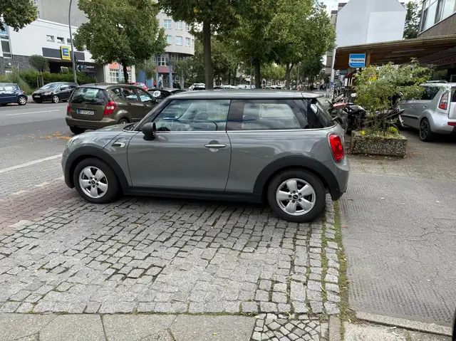 Mini Hatch view 4