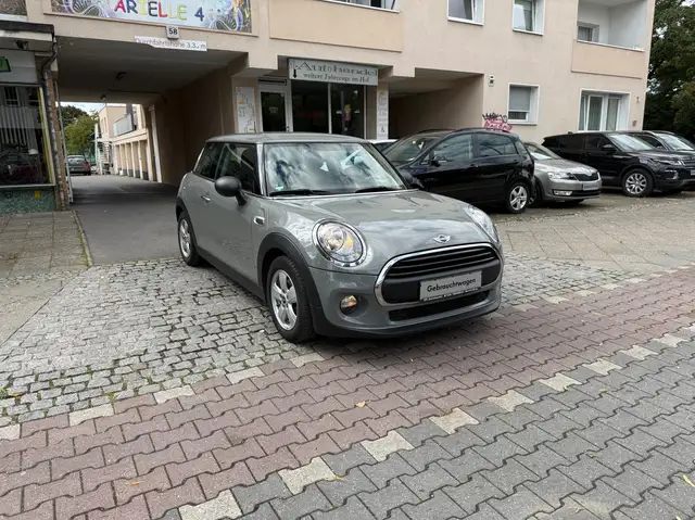 Mini Hatch view 5