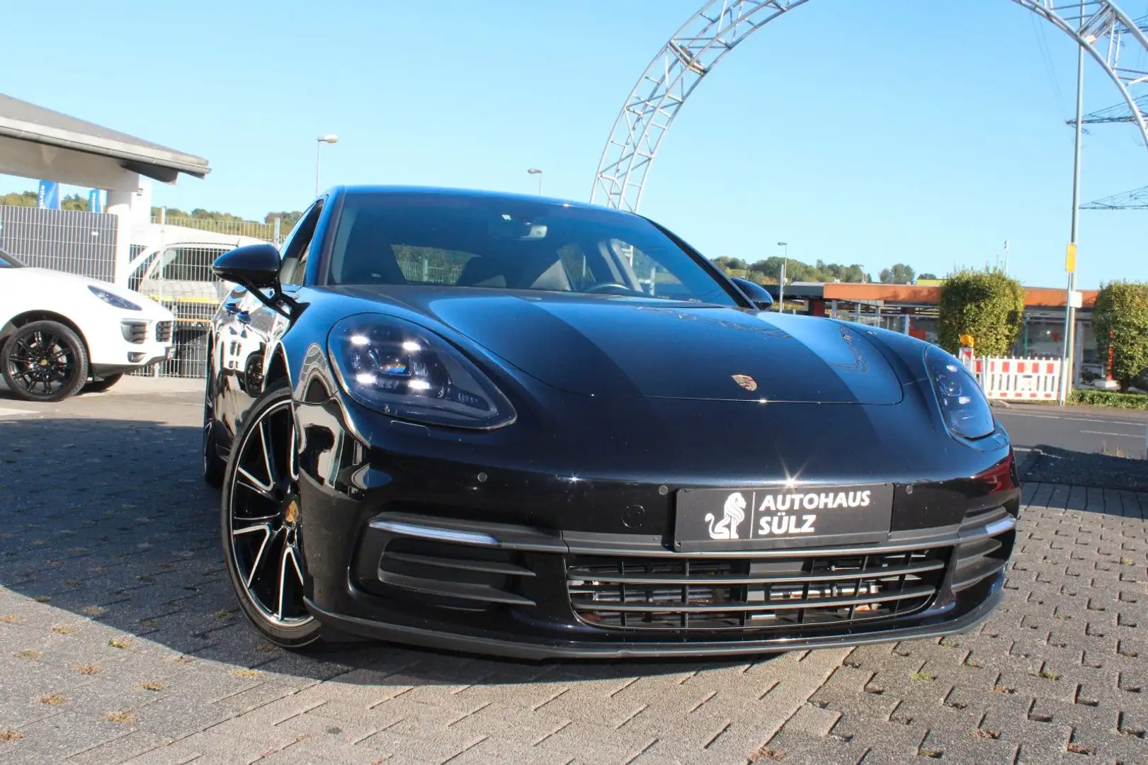 Porsche Panamera 4/PDLS/Sportauspuff/21Zoll Schwarz - 1