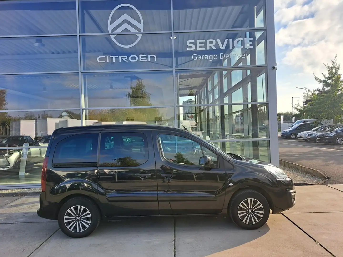 Peugeot Partner 1.2 PureTech 110 Active STT Noir - 1