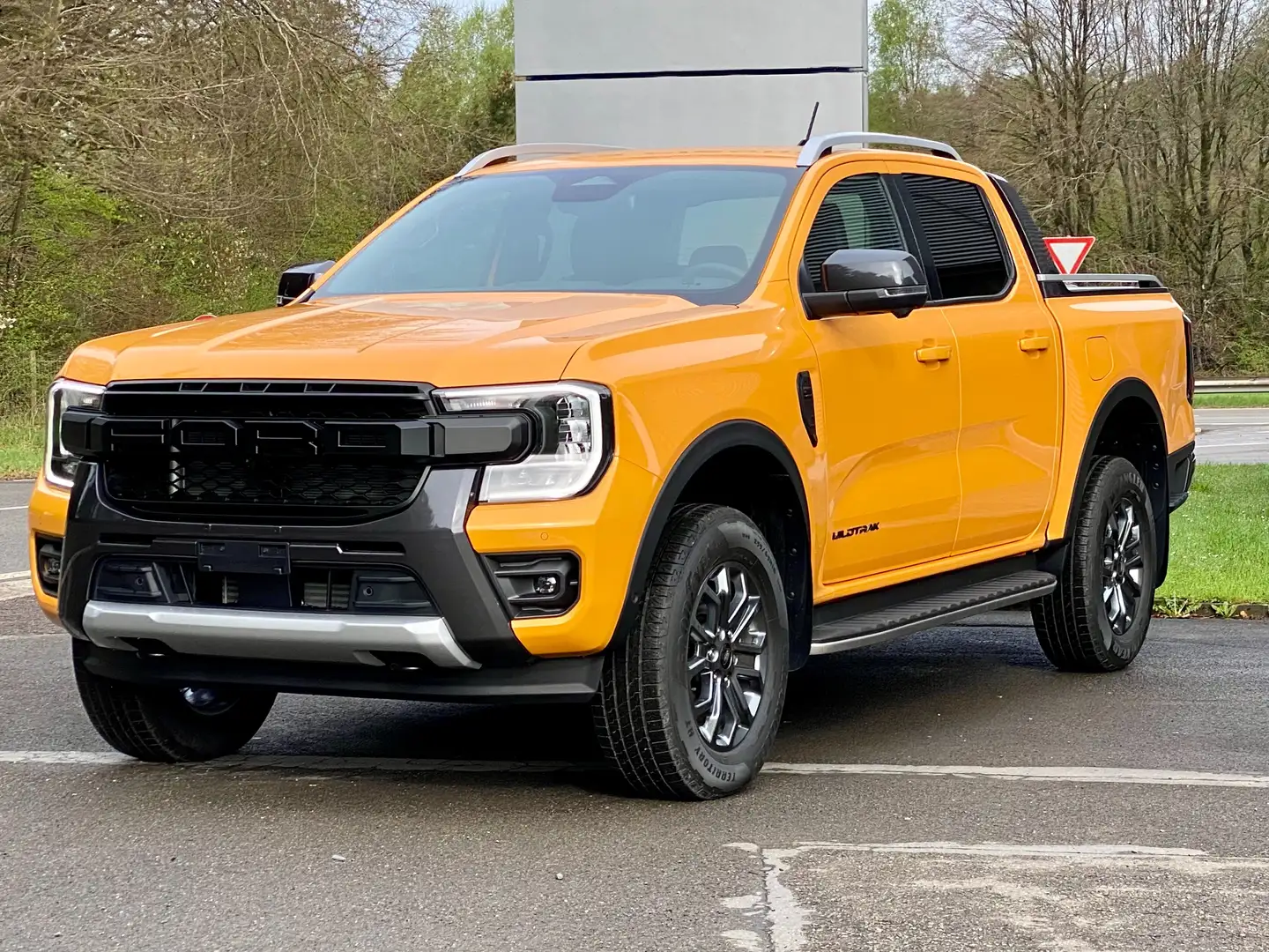 Ford Ranger WILDTRAK / 2.0L Bi-Turbo 205CH Auto + Volet Elec Orange - 2