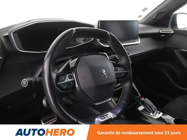 Peugeot 2008 view 11
