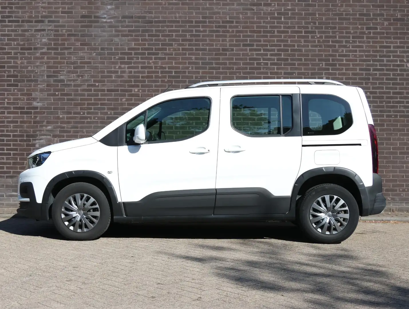 Peugeot Rifter Allure 110pk | Navigatie | Parkeersensoren Achter Wit - 2