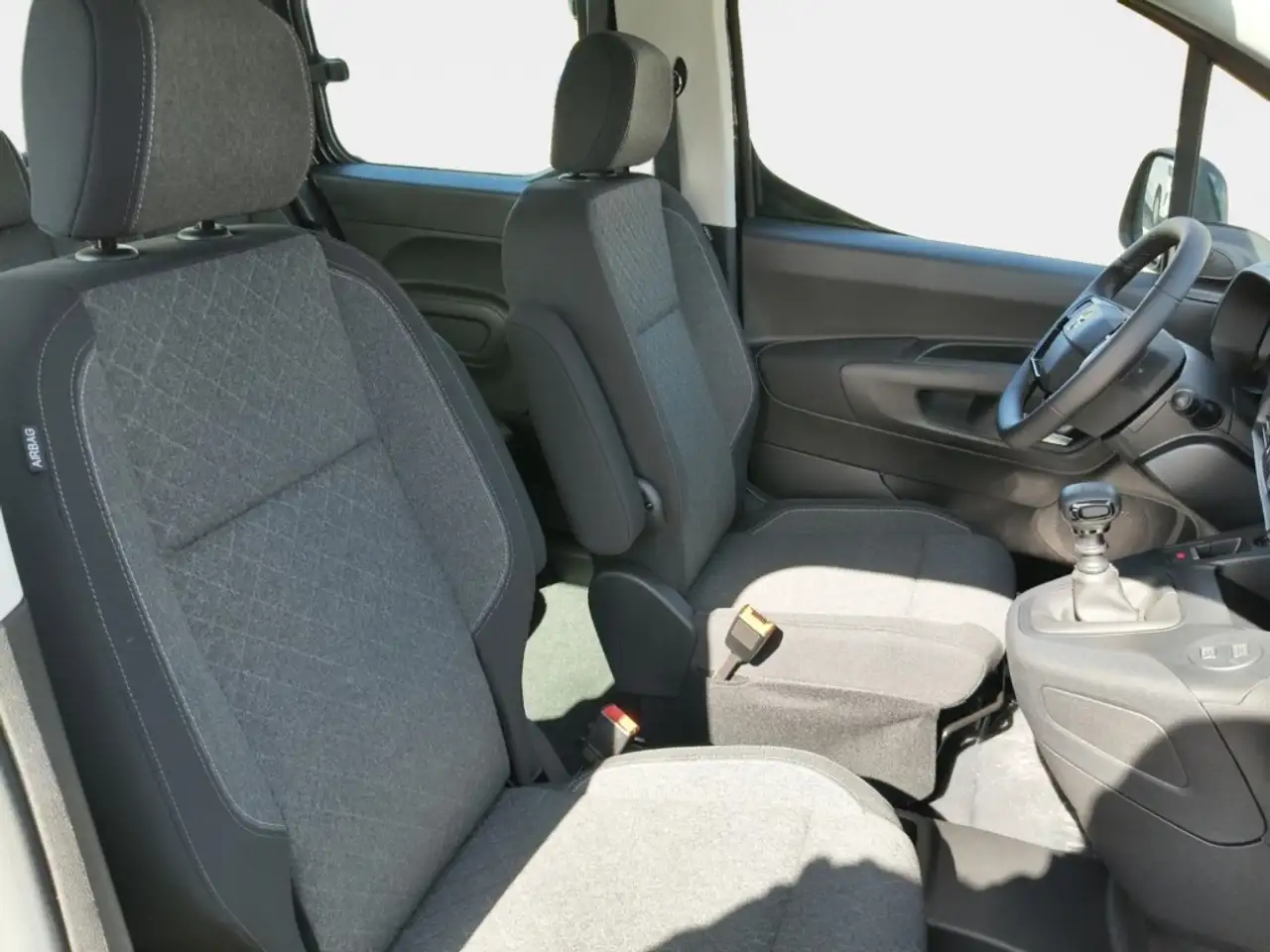 Opel Combo Life E 1.5D+LED+VIRTUAL+KLIMA+CARPLAY 16