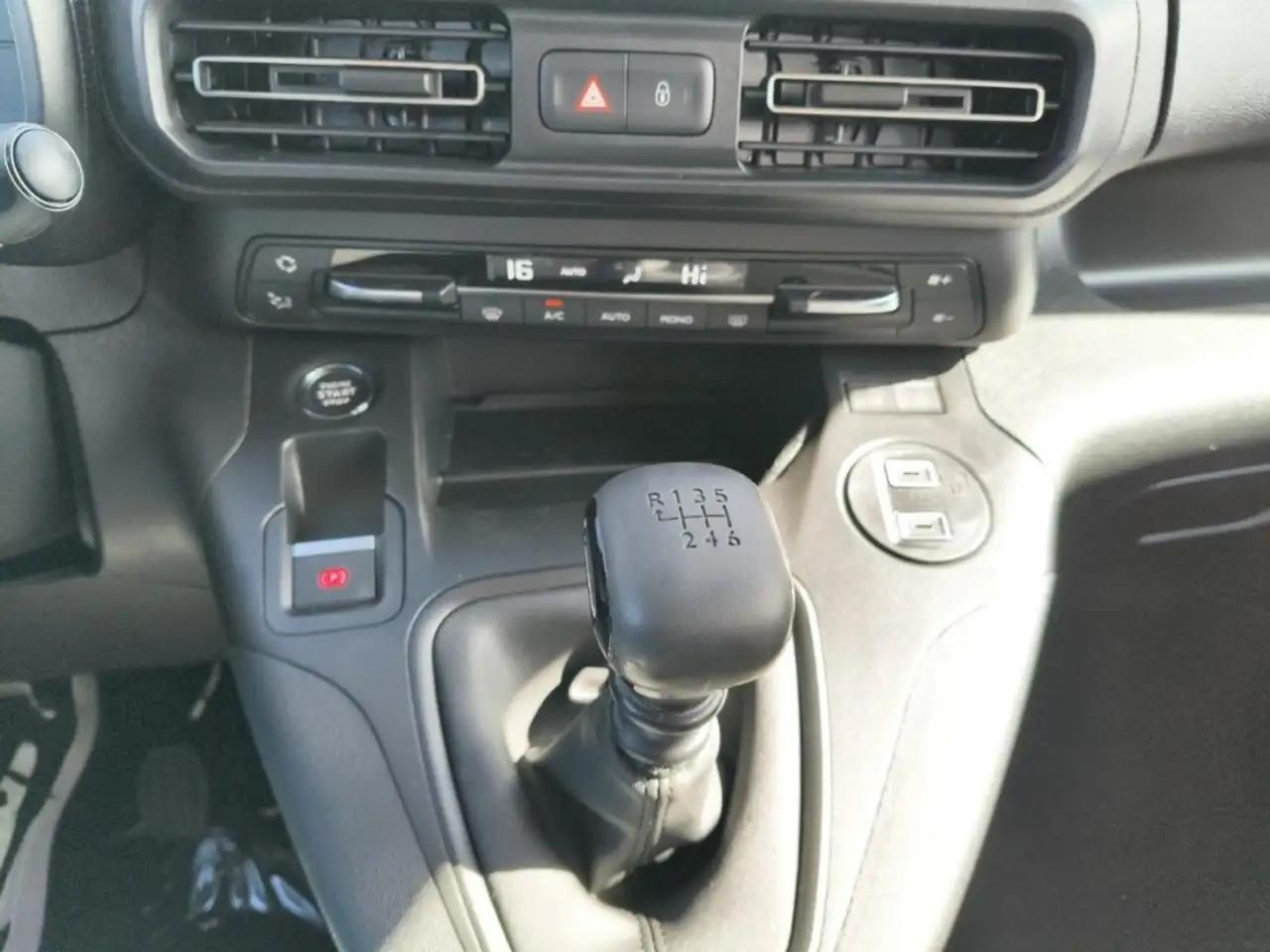 Opel Combo Life E 1.5D+LED+VIRTUAL+KLIMA+CARPLAY 26