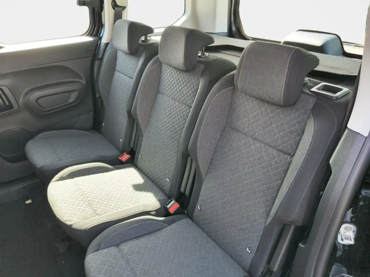 Opel Combo Life E 1.5D+LED+VIRTUAL+KLIMA+CARPLAY 12