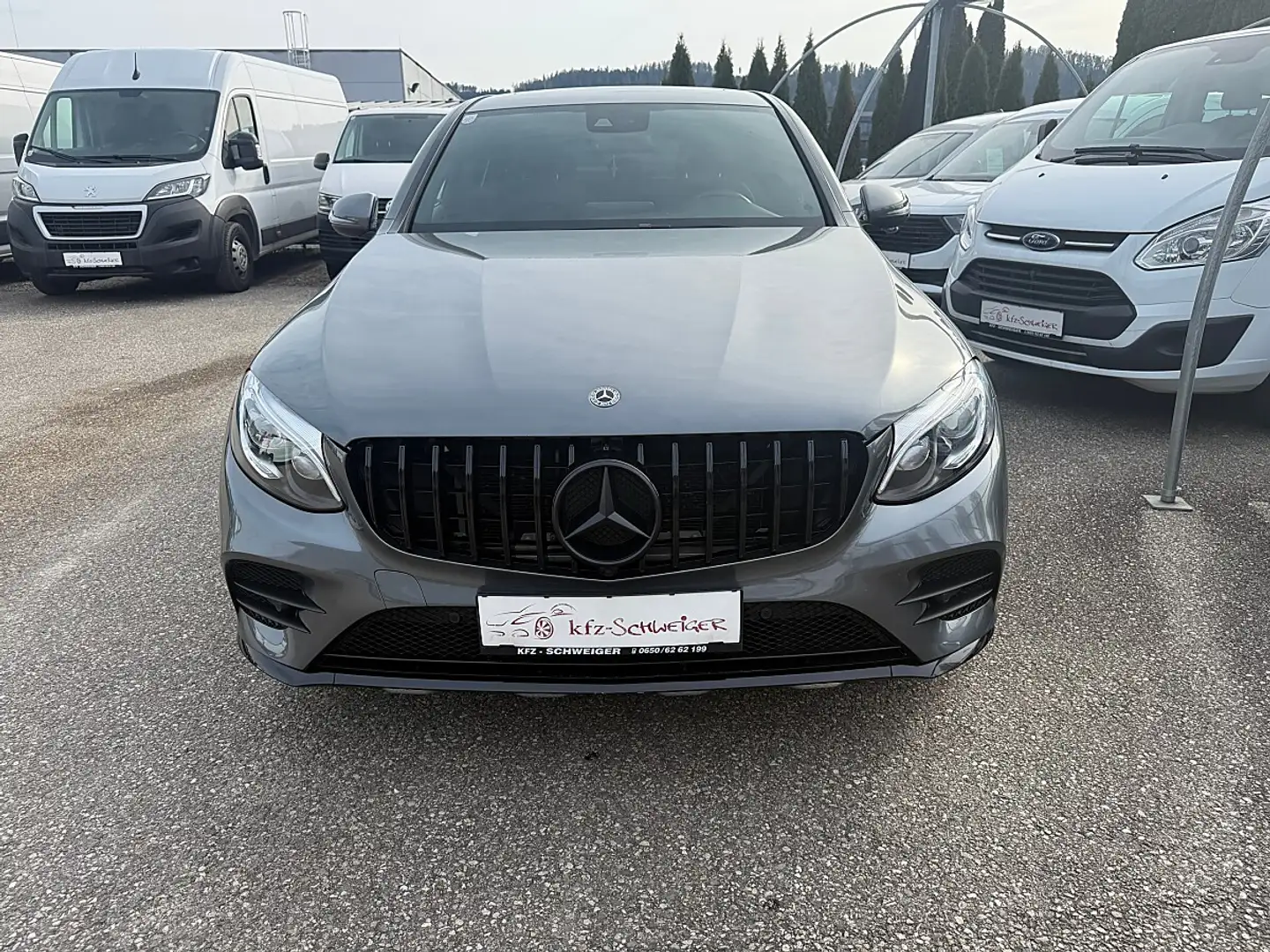 Mercedes-Benz GLC 220 d AMG Coupé 4MATIC Aut. Grau - 2