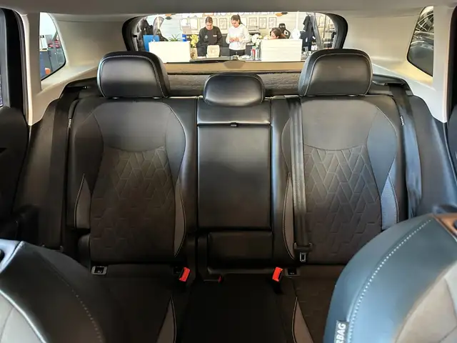 Volkswagen Tiguan view 11
