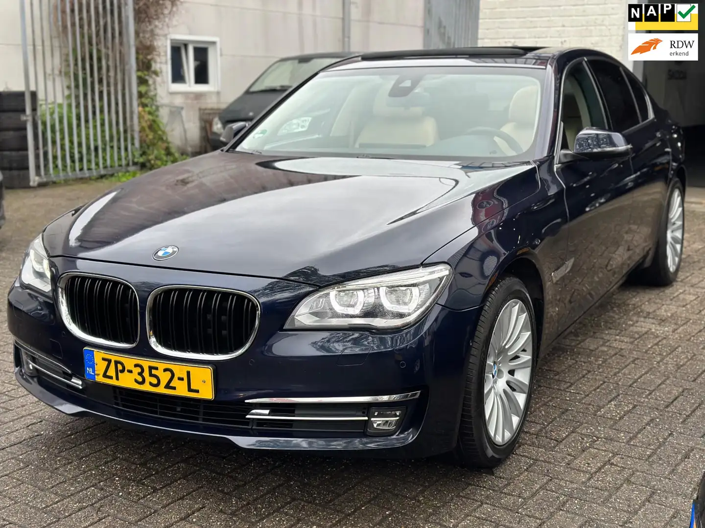 BMW 730 7-serie 730d High Executive Bj:2014 ACC SoftClose Bleu - 1