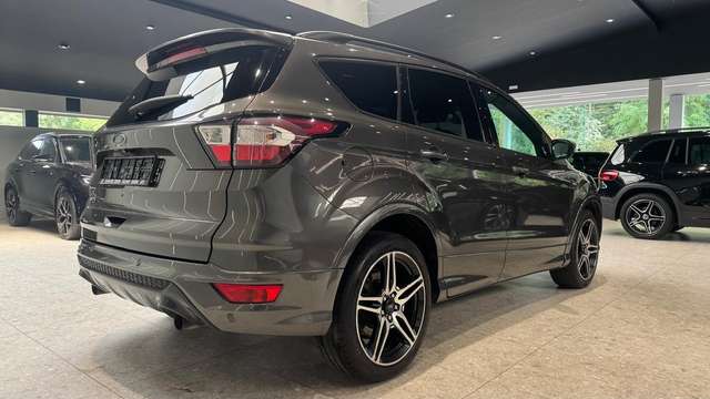 Ford Kuga — photo 8