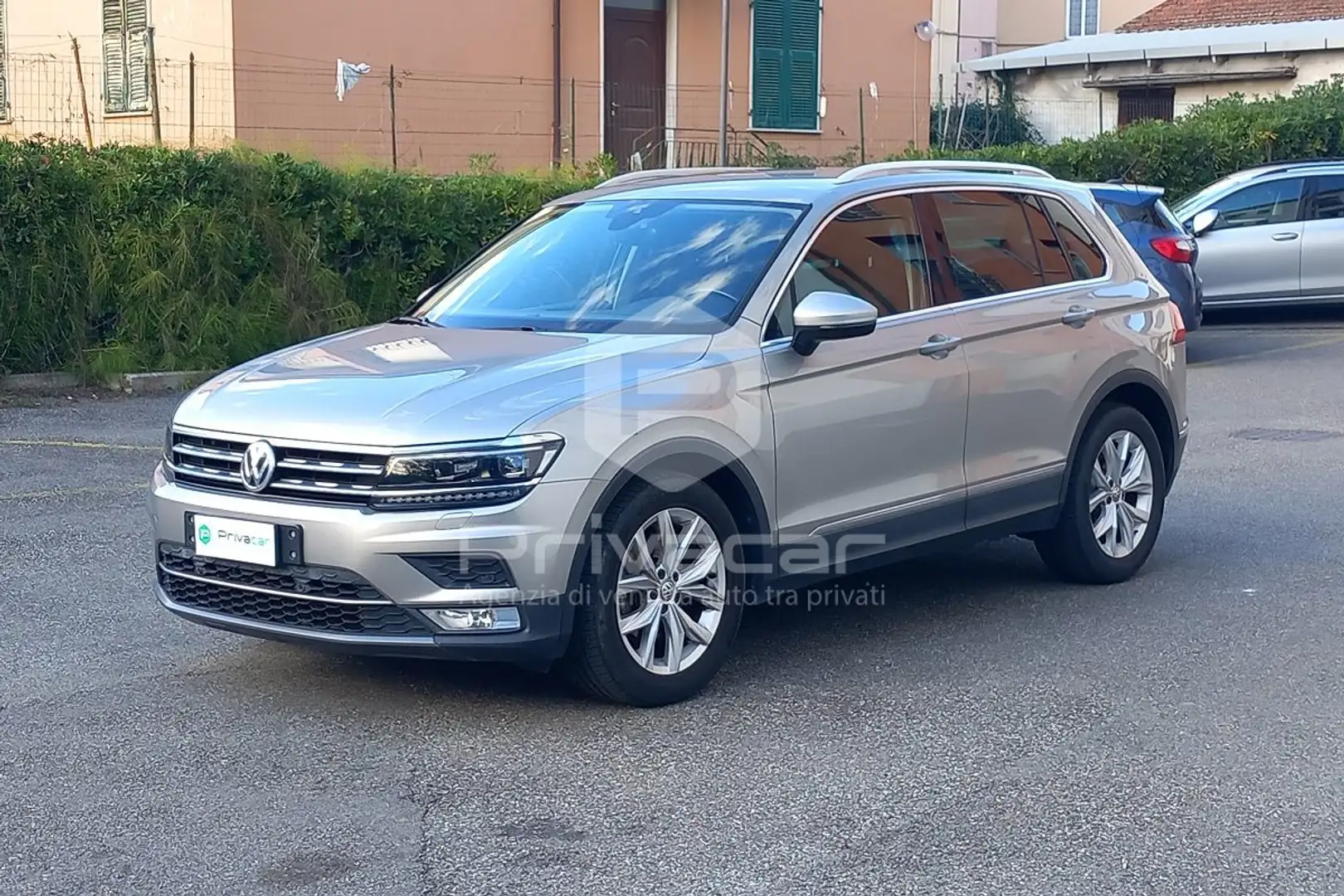 Volkswagen Tiguan Tiguan 2.0 TDI SCR DSG Executive BlueMotion Technology Argento - 1