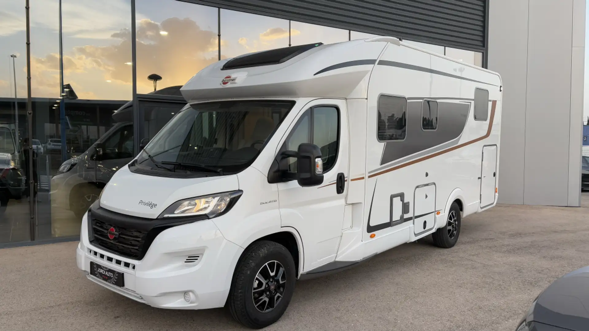 Caravans-Wohnm 2.2d 140CH LYSEO PRIVILEGE Bvm6 - 1
