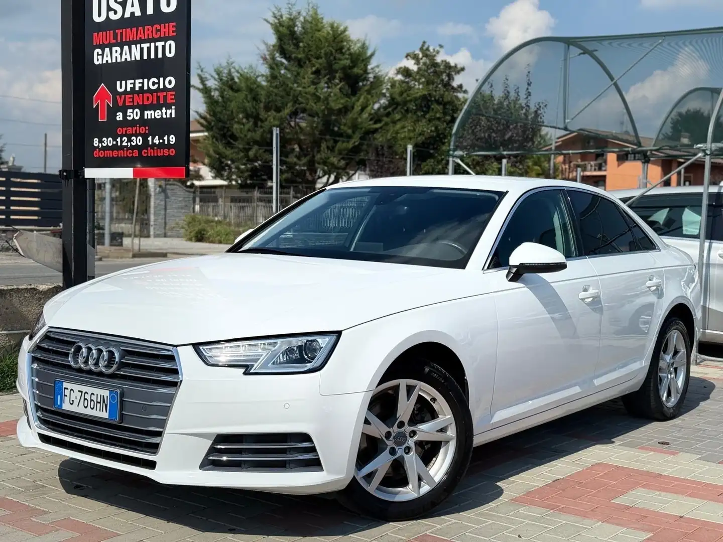 Audi A4 A4 2.0 TDI 150 CV ultra Sport Blanc - 2