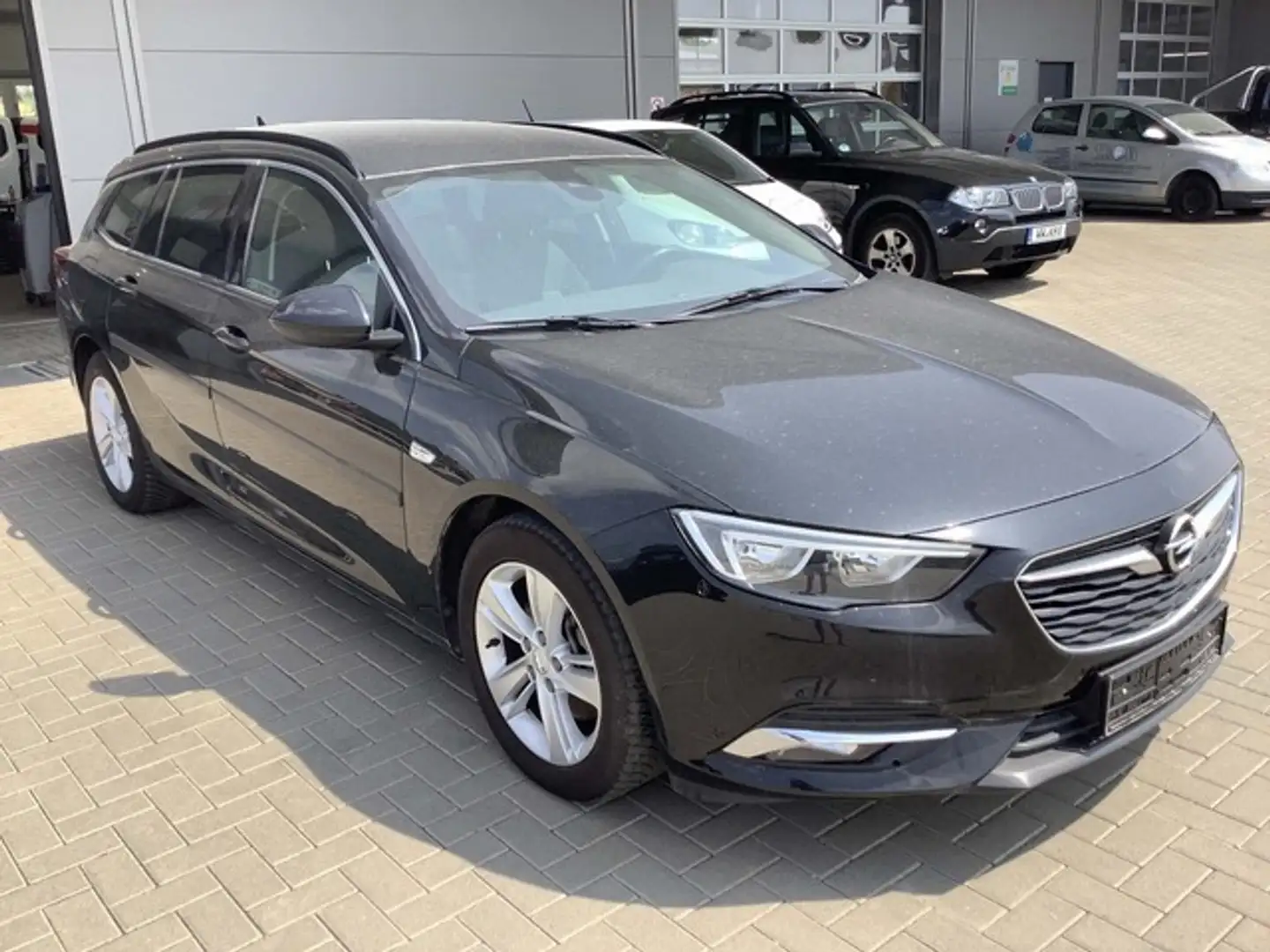 Opel Insignia SPORTS TOURER 2,0 CDTi Kombi Schwarz - 1