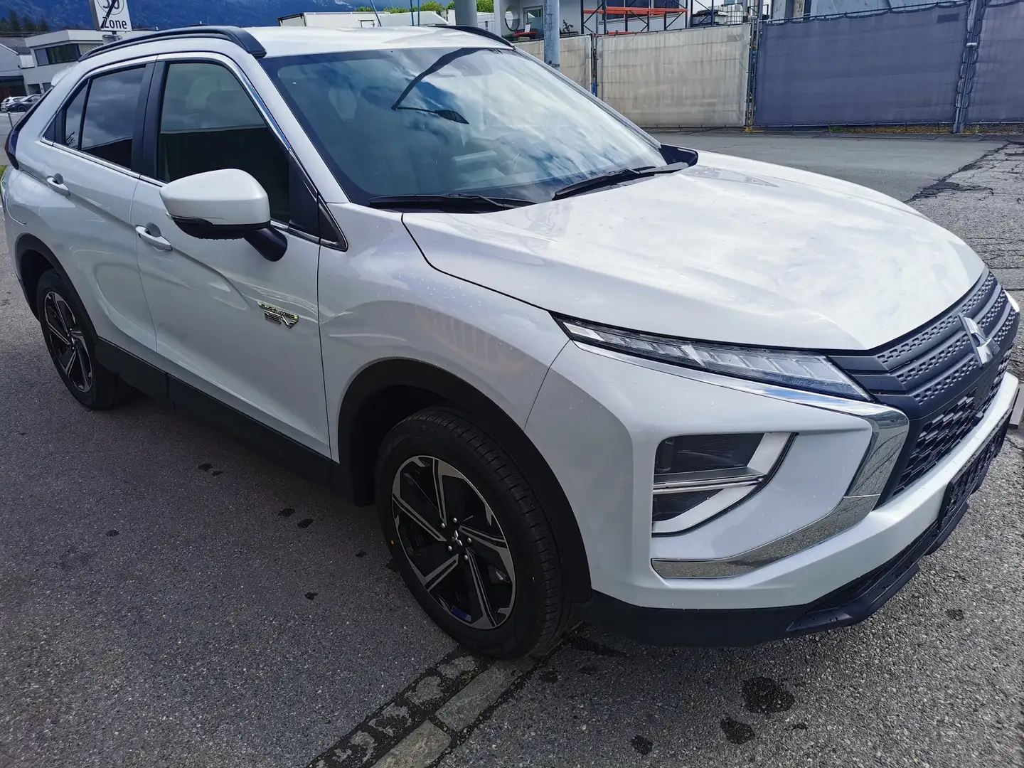 Mitsubishi Eclipse Cross 2,4 PHEV 4WD Intense+ CVT Aut. Teilleder Weiß - 1
