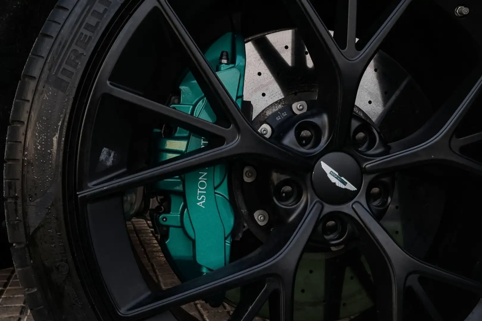 Aston Martin DBX 707 Verde - 2