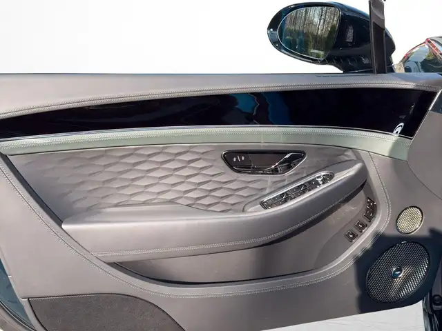 Bentley Continental GTC view 11