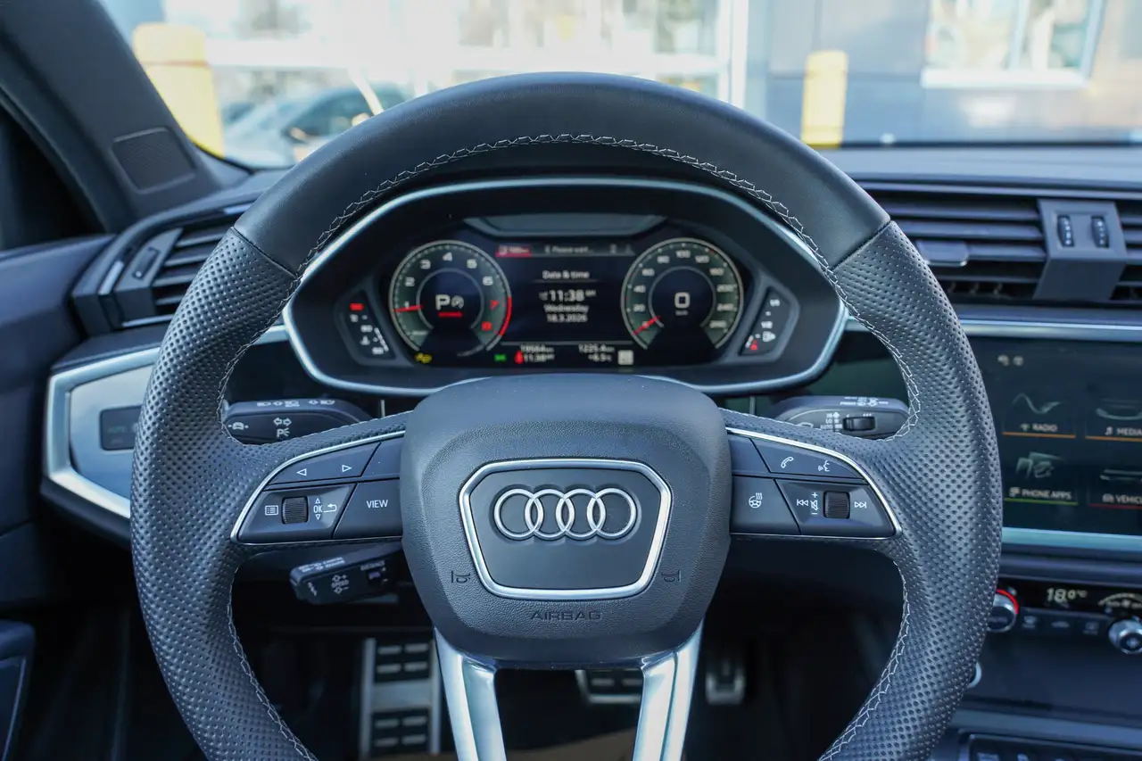 Audi Q3 снимка Audi Q3