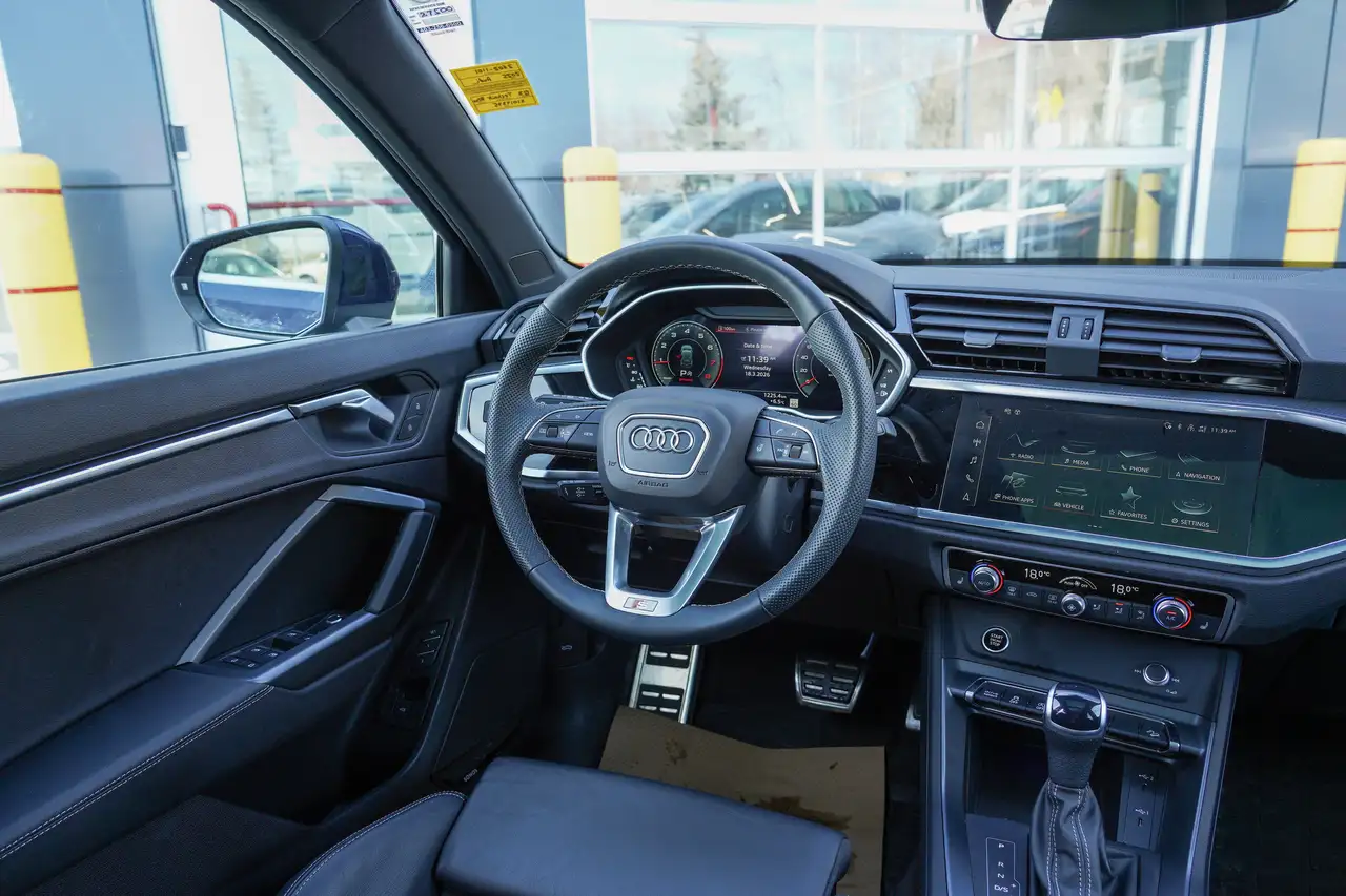 Audi Q3 снимка Audi Q3
