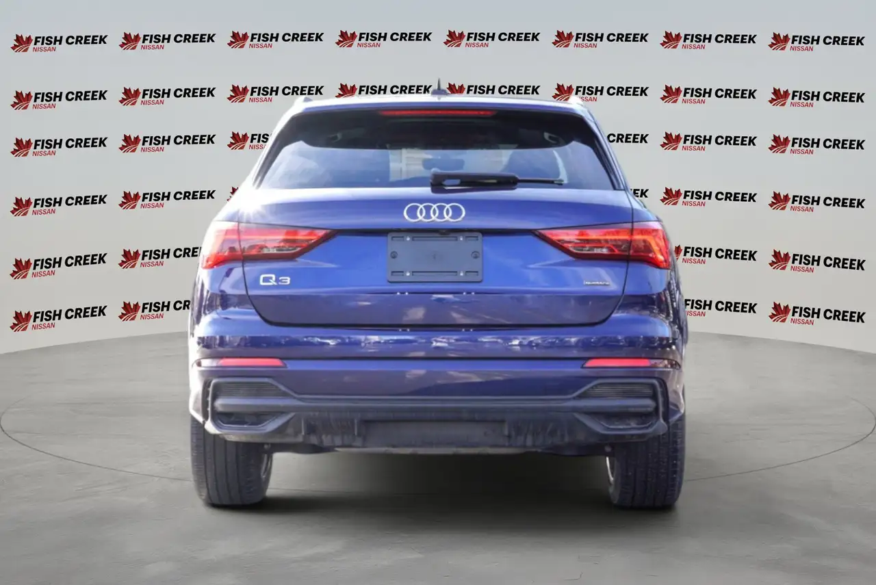 Audi Q3 снимка Audi Q3