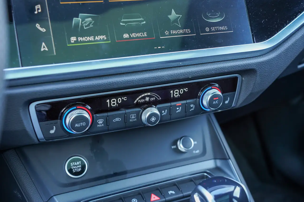 Audi Q3 снимка Audi Q3