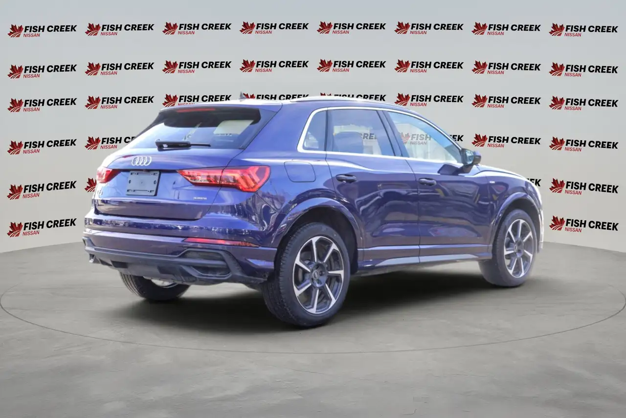 Audi Q3 снимка Audi Q3