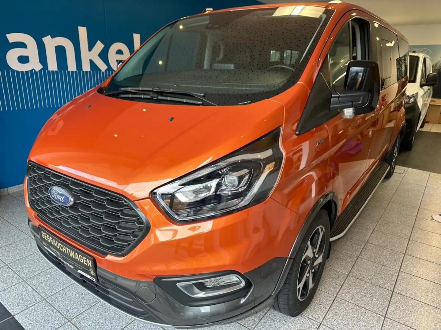 Ford Tourneo Custom 2,0 EcoBlue 320 L2 Active mHEV Orange - 2