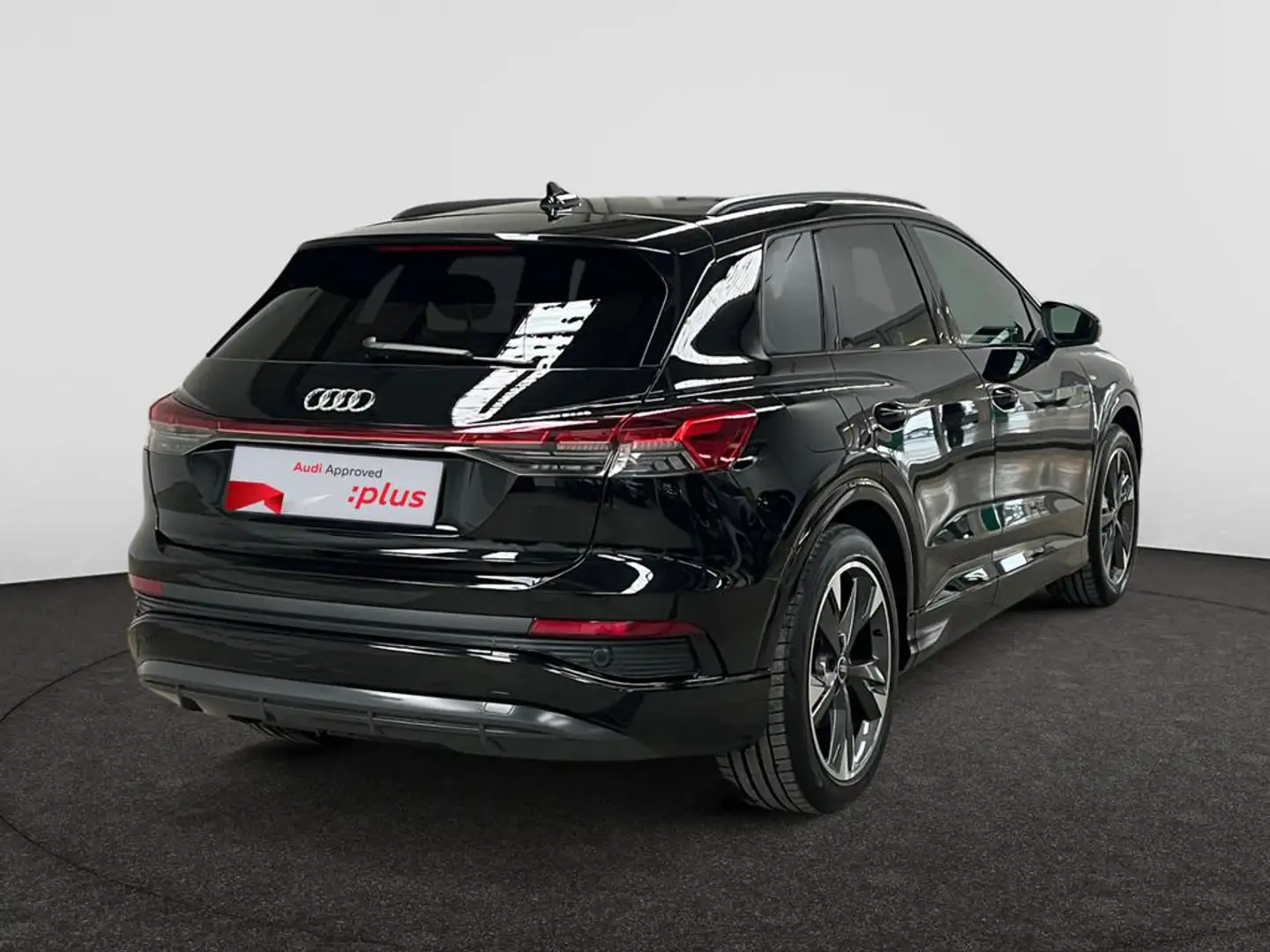 Audi Q4 e-tron Audi Q4  S line 35 e-tron  125,00 kW Zwart - 2