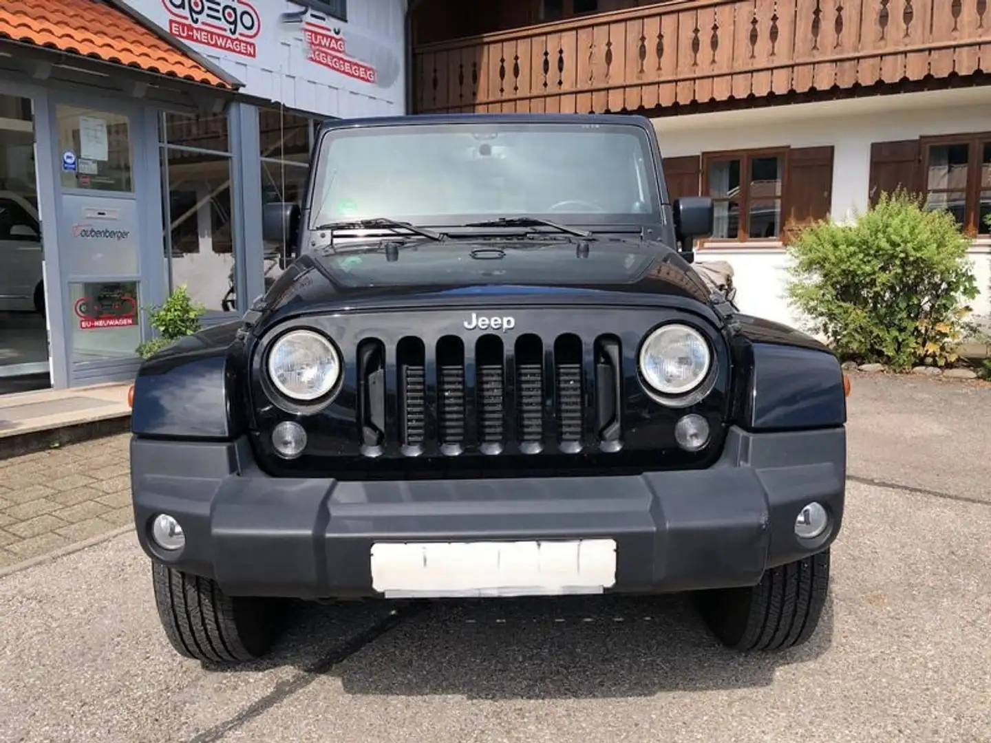 Jeep Wrangler Wrangler Unlimited Sahara 2,8 CRD Aut. Unlimited Sahara Schwarz - 2