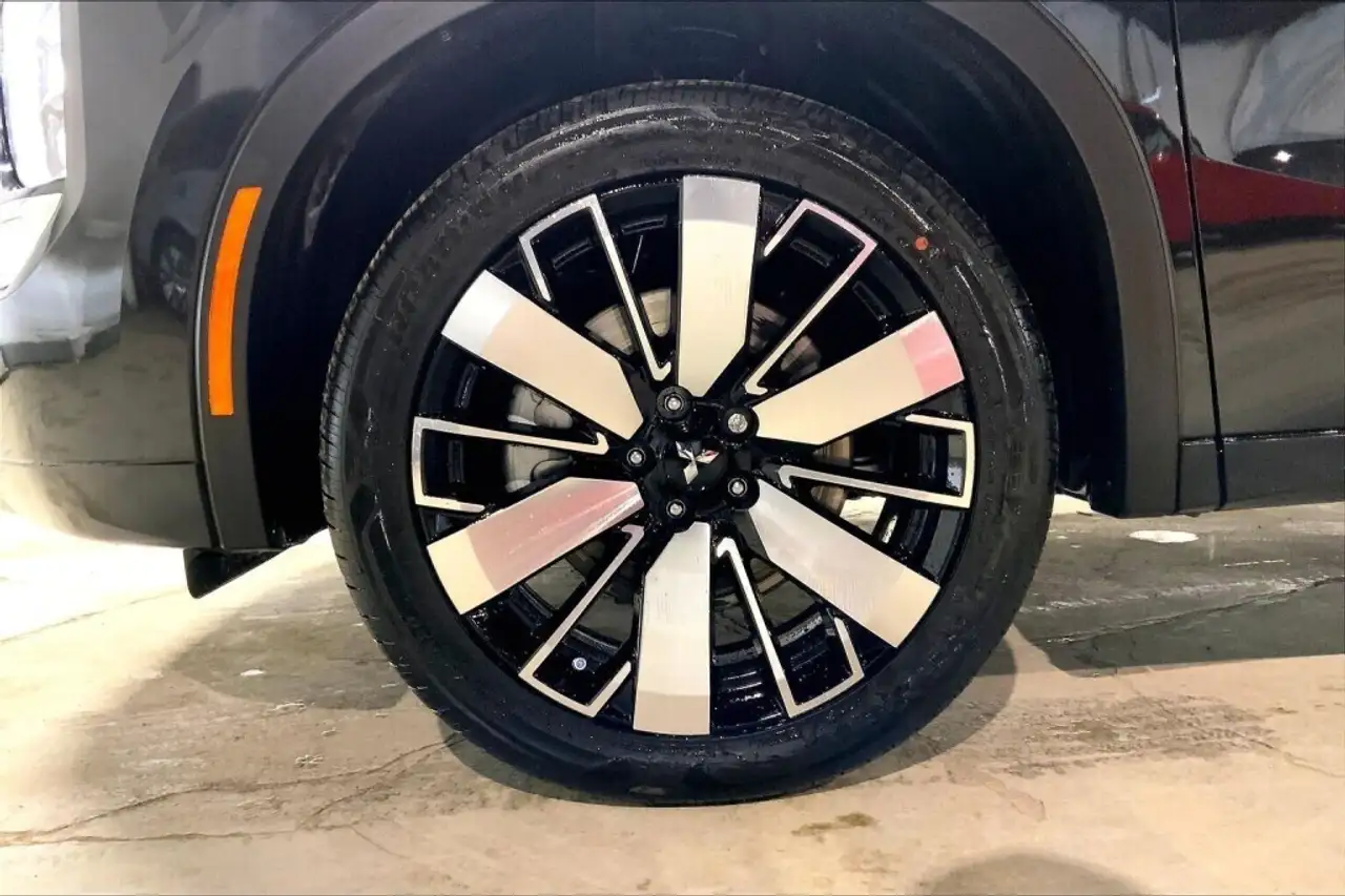 Mitsubishi Outlander снимка Mitsubishi Outlander