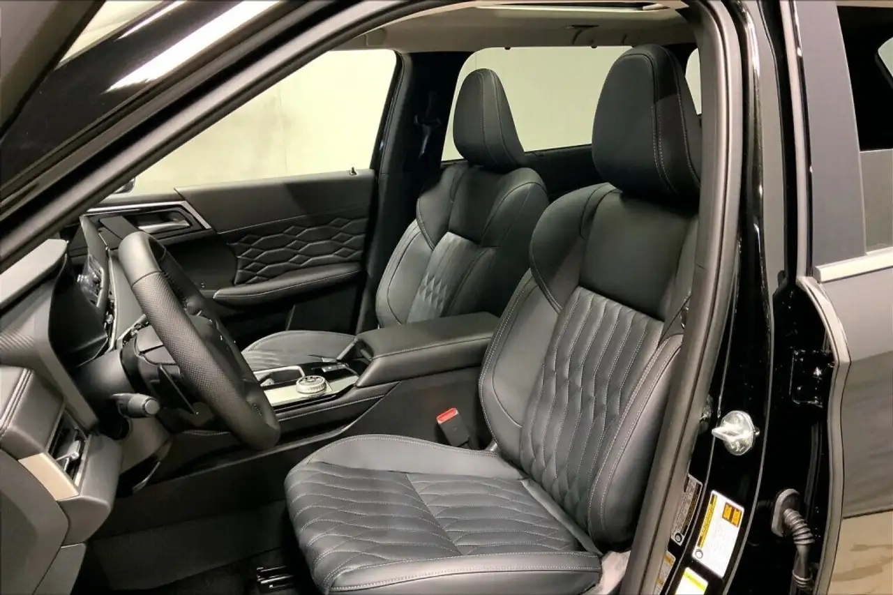 Mitsubishi Outlander снимка Mitsubishi Outlander