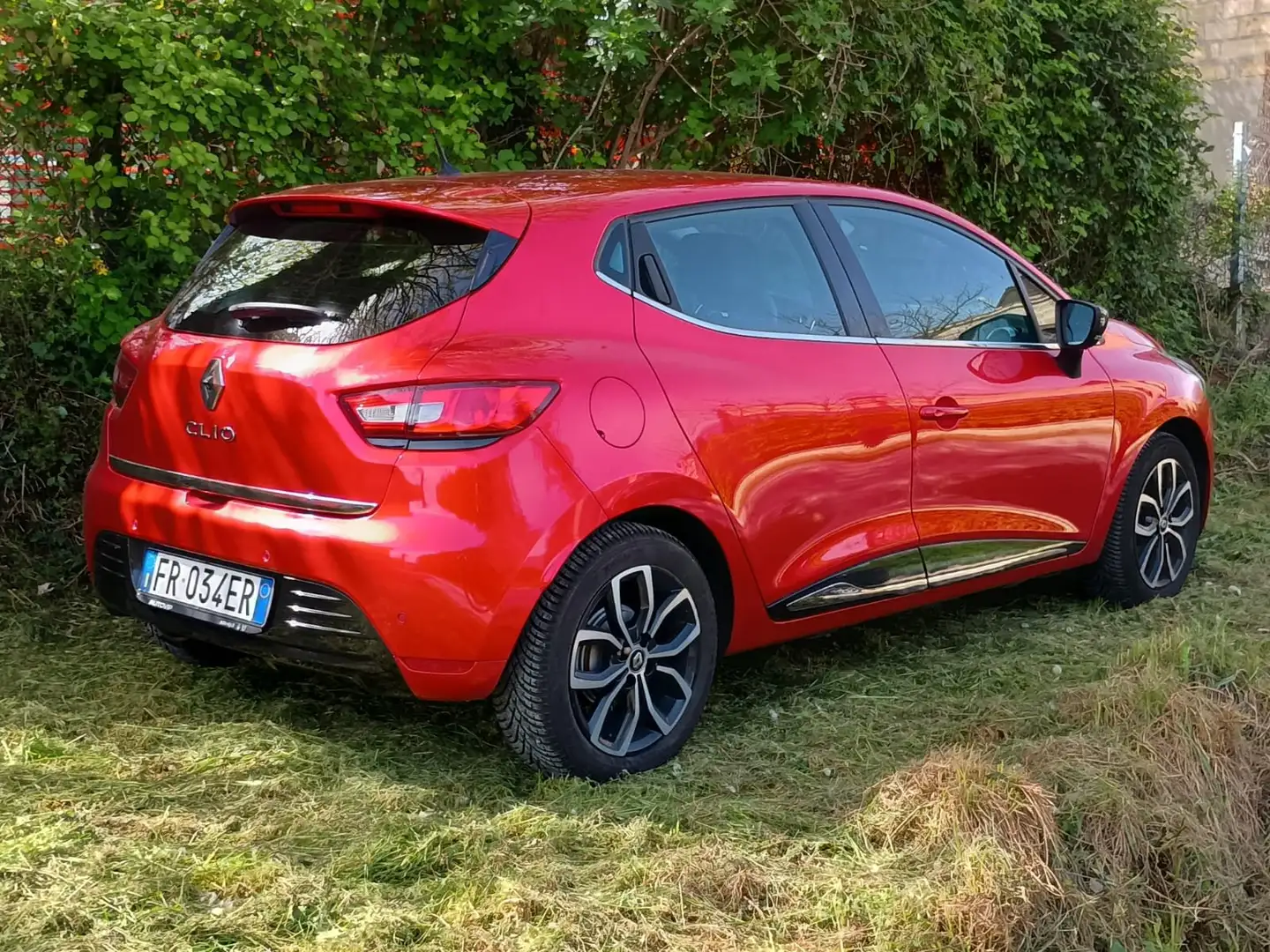 Renault Clio Clio IV 0.9 tce energy Duel2 Gpl 90cv Rosso - 1